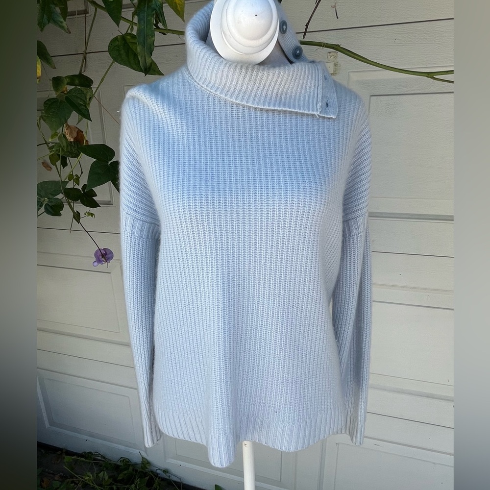 Women's Garnet Hill soft blue cashmere sweater M